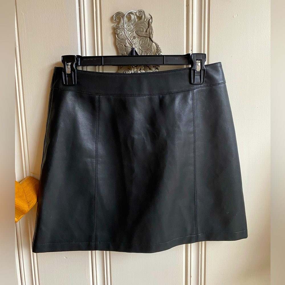 Forever 21 Faux Leather Mini Black Women's Skirt Sz Medium